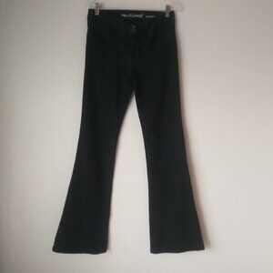 Wallflower "The Flirty Curvy High Rise" women's size 5 black Jeans